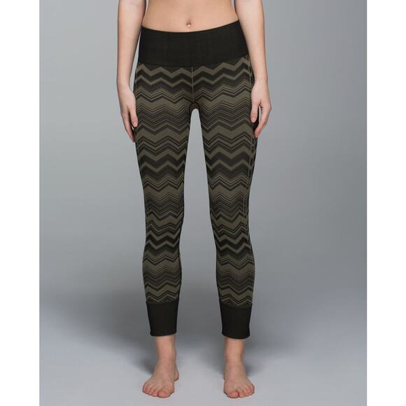 Lululemon Ebb To Street Leggings Heathered Fatigue Green Chevron size 8 - Picture 1 of 6